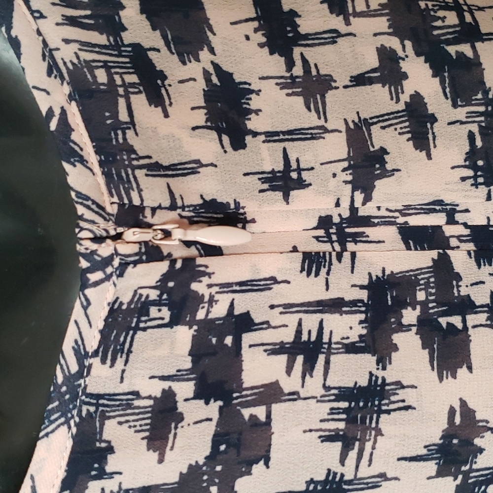 Banana Republic Pink & Navy Blue Double Layer Sleeveless Blouse SIZE: PETITE M - Picture 7 of 12